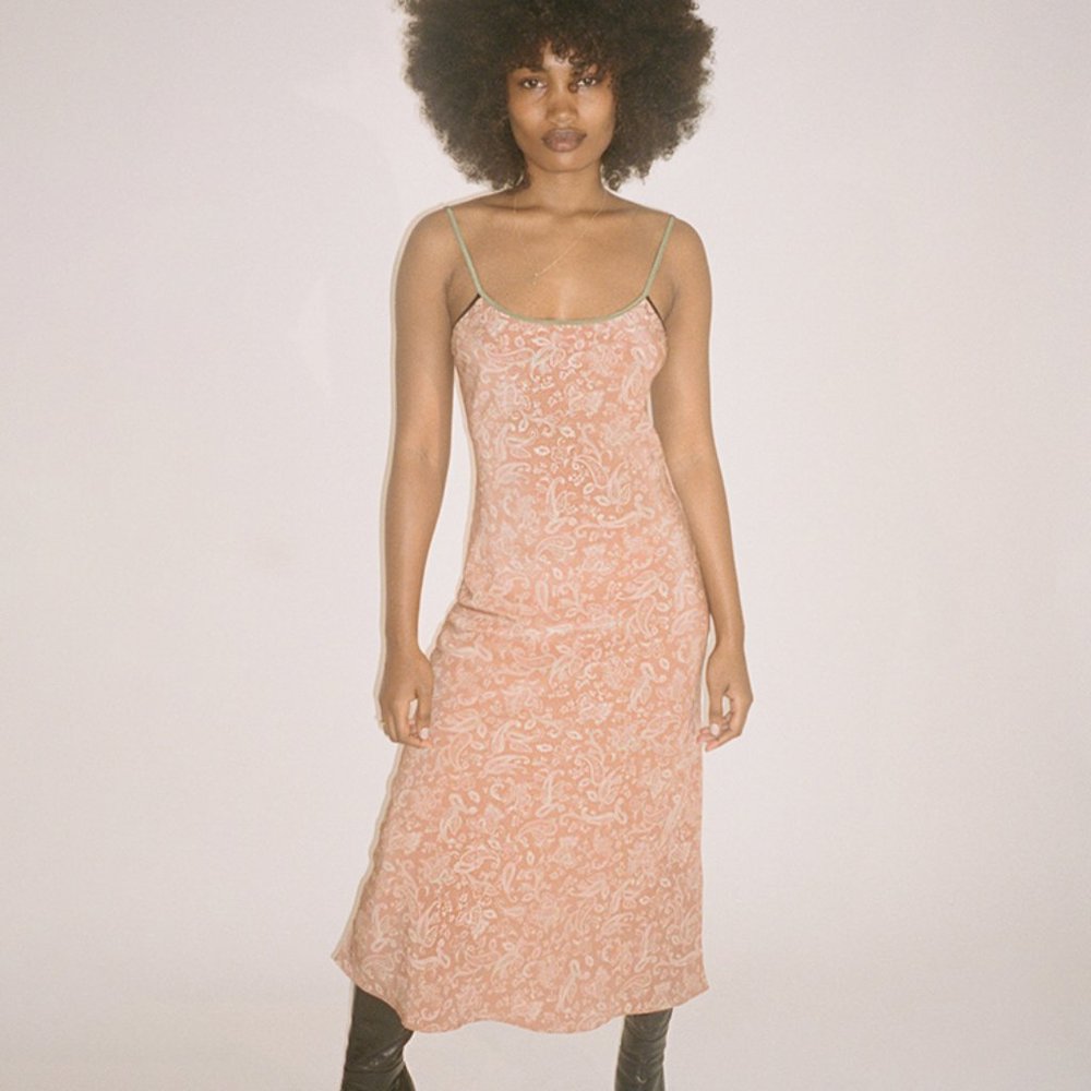 REALISATION PAR THE CAMERON IN DAZED DRESS